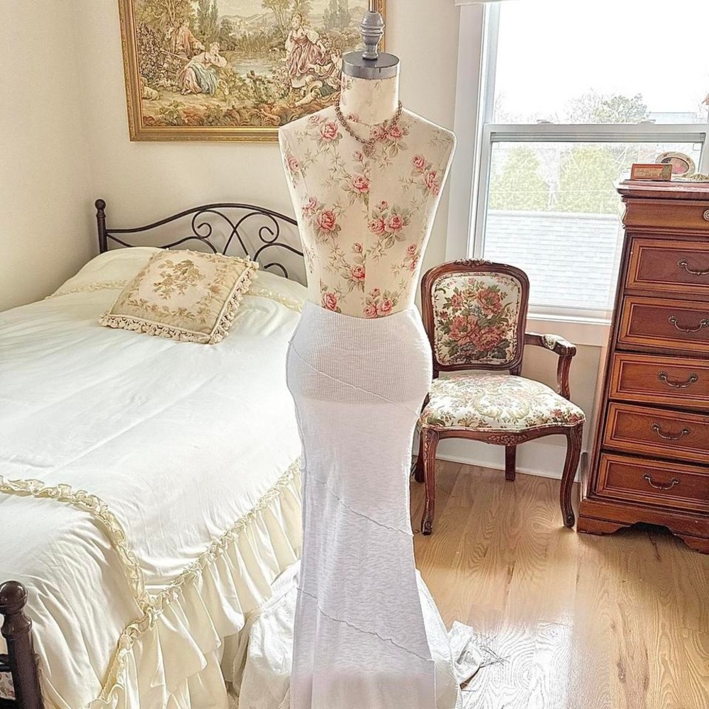 white‎ maxi skirt  princess polly maxi skirt size 4